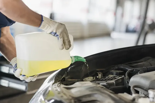 Types of Motor Oil: Which One is Right for Your Car? (Service My Car)