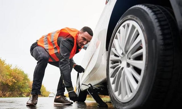 How to Choose a Car Recovery Company You Can Trust — ServiceMyCar