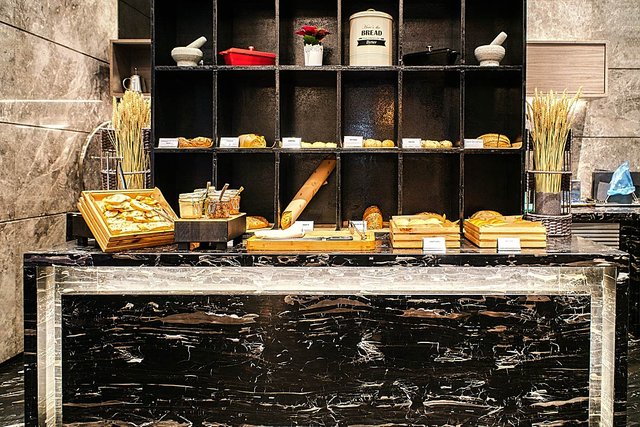 bread station at Kwee Zeen Restaurant