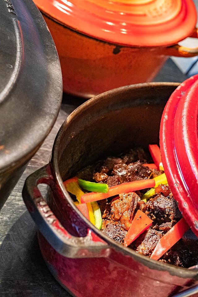 sneak peek in la creuset bowl