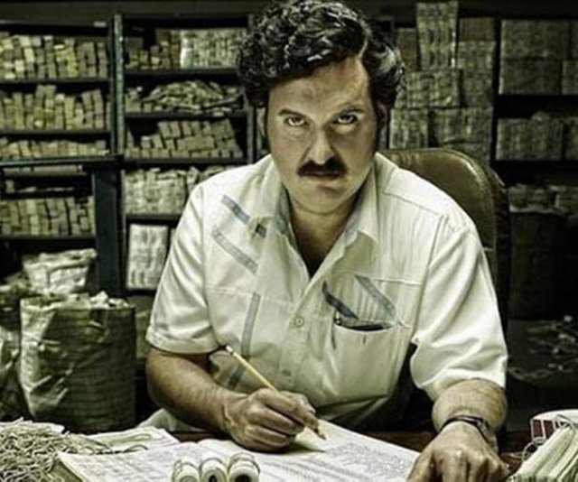 How Much Money Did Pablo Escobar Burn Messer Guill1987