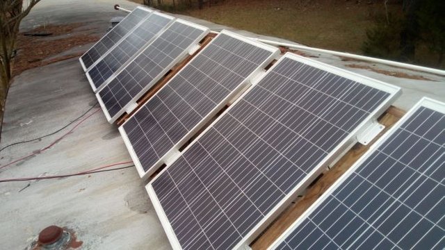 600 watt solar panel array  homemade on the cheap. The inexpensive way to do solar