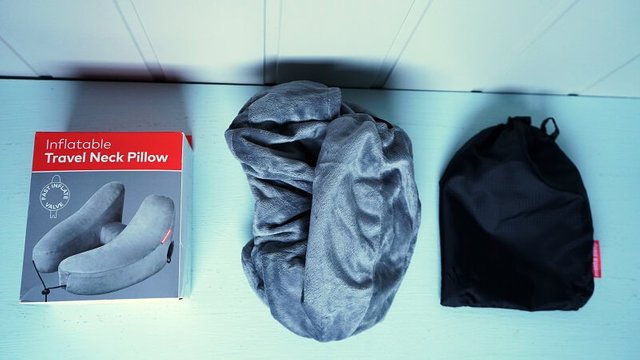 MANTA SLEEP TRAVEL PILLOW REVIEW ONE TECH TRAVELLER UNBOXING