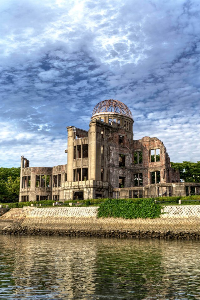 HIROSHIMA ATOMIC BOMB SITE JAPAN ONE TECH TRAVELLER