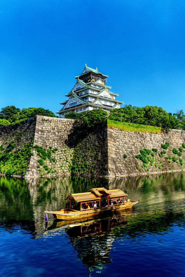 OSAKA CASTLE JAPAN ONE TECH TRAVELLER