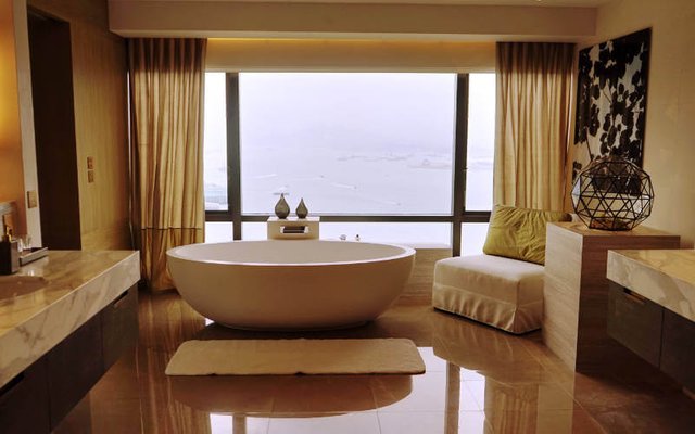 GRAND HYATT HONG KONG PRESIDENTIAL SUITE ONE TECH TRAVELLER BATHROOM