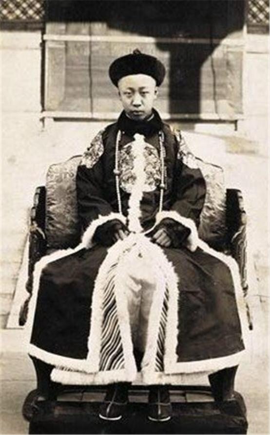 1961年，毛主席接见溥仪，溥仪几次失声痛哭：我是中国的罪人