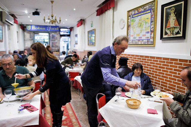 Strange Event in Restaurant ile ilgili gÃ¶rsel sonucu