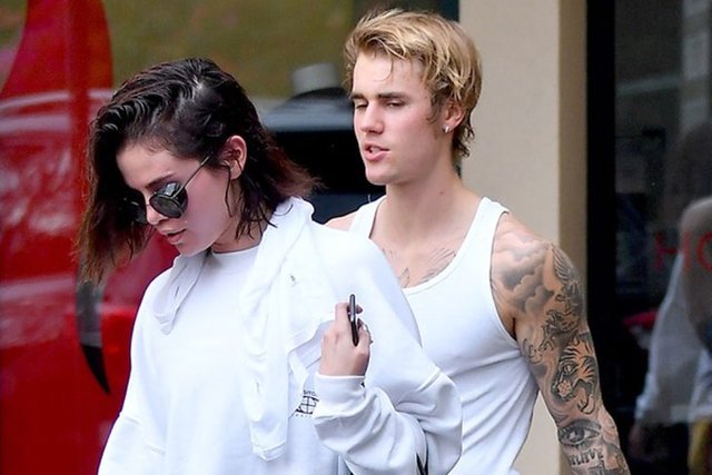 selena gomez braless images prove why justin s still crazy for her steemit
