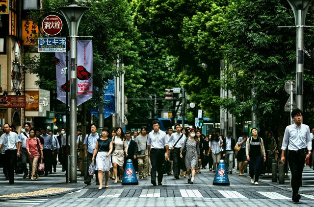 Morning-Rush-Workers-Japan-Tokyo