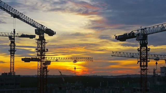 Cranes on the Singapore skyline