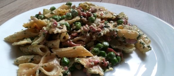 Pea cream pasta