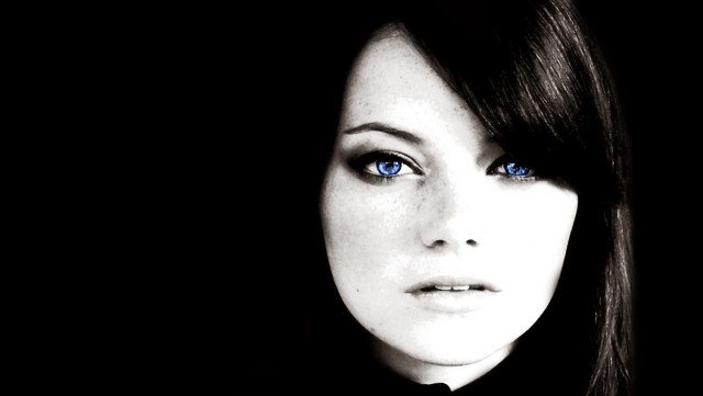 black-and-white-emma-stone-fan-art-desktop-1367x771-hd-wallpaper-1007851