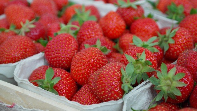 strawberries_823782_1920