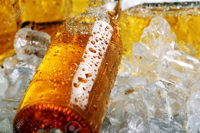 https://steemitimages.com/640x0/https://previews.123rf.com/images/yeko/yeko1105/yeko110500146/9636329-Bottles-of-cold-beer-lying-in-the-ice-Close-view--Stock-Photo.jpg