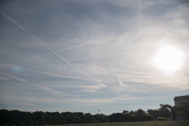 Bild vom Himmel mit Streifen