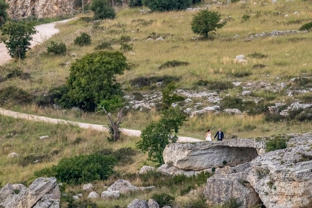 Yes, a perfect location for wedding photo-shoots I suppose.