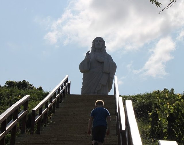 Walking to the Jesus statue in Tarcal