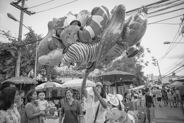 1 chiang mai walking market bnw 5.jpg