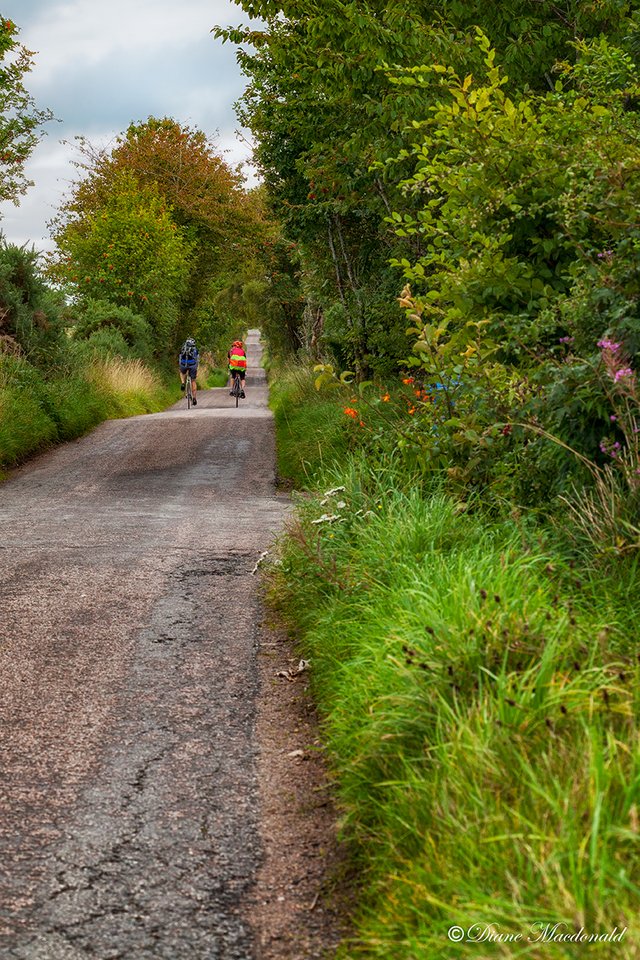 cyclists muir of ord.jpg