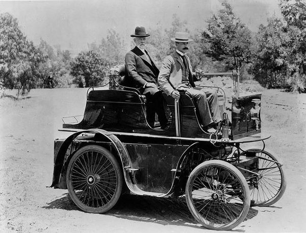 1897-First-Auto-in-Los-Angeles-CA1.jpg