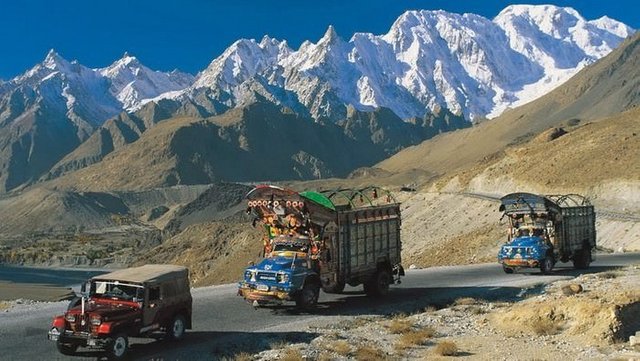 Karakoram-Highway-between-China-and-Pakistan.jpg