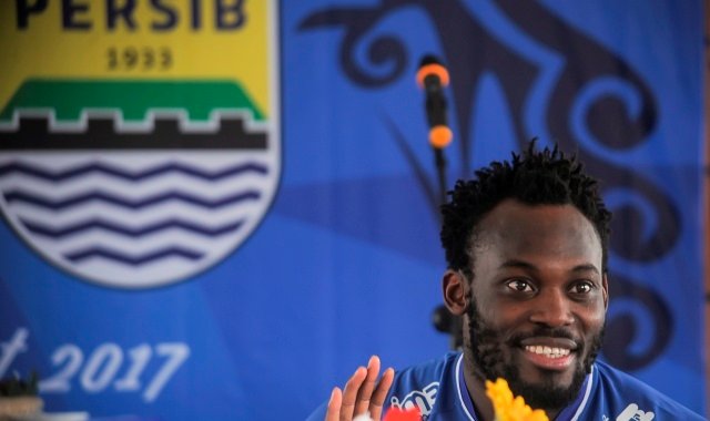 ups-bos-persib-keceplosan-ini-nilai-kontrak-michael-essien-h9TMzbhAP4.jpg