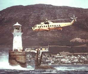 Roman_Rock_lighthouse_Simons_Town.jpg