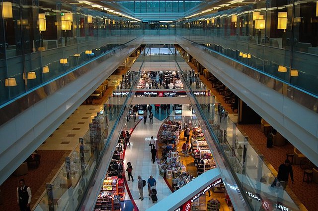 800px-Dubai_Airport_Concourse_A.jpg