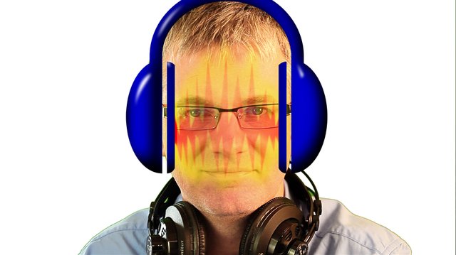 Andrew with GreenScreen3.jpg