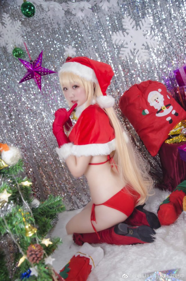 Christmas-Cosplay-2017-8-678x1024.jpg