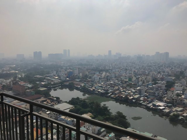 smog filled Ho Chi Minh City.jpg