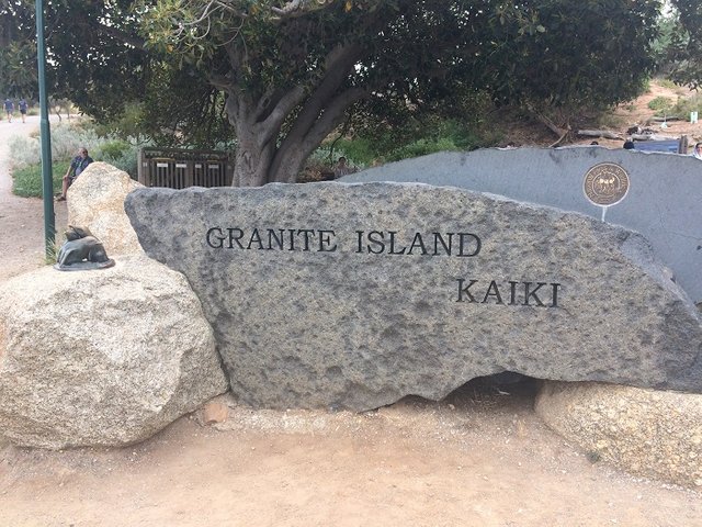 Victor Harbour - Granite Island Sign.jpg