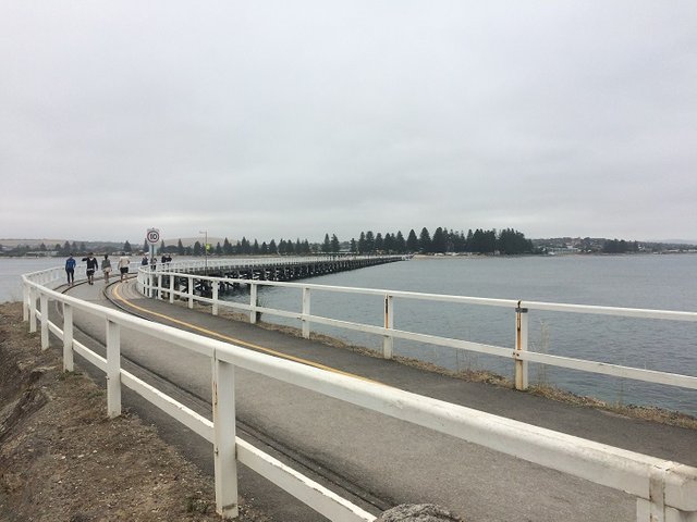 Victor Harbour - Causeway from Granite Island.jpg