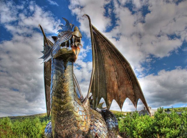 dewi-dragon-harlech-ddraig-goch-5.jpg