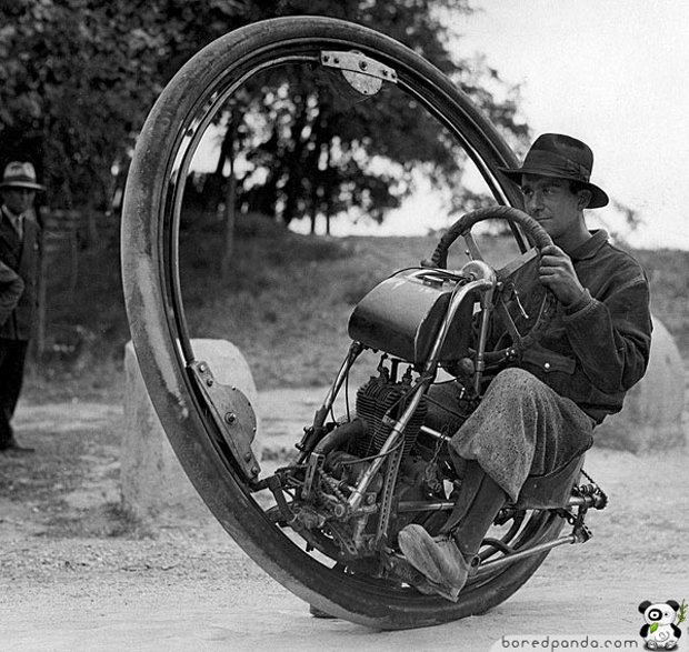 The-motorcycle-invented-by-Italian-M.-Goventosa-Udine-wheel-1931.jpg