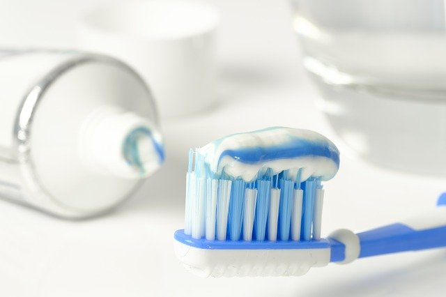 toothpaste-3067569_640.jpg