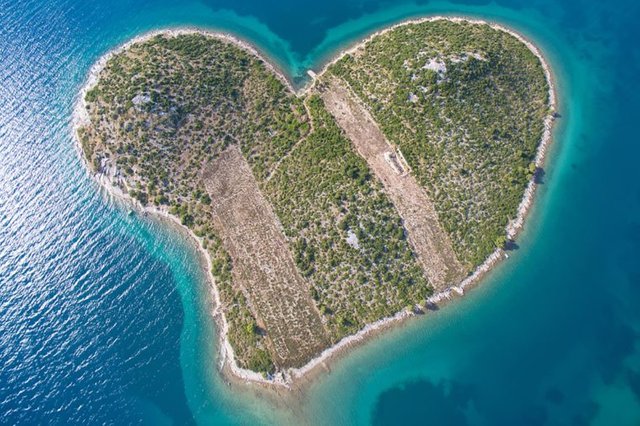 02-Heart-Shaped-Islands.jpg