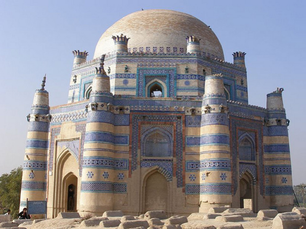 monument in uch shariff.png