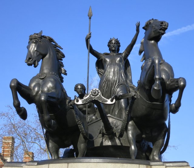 Boudica_statue,_Westminster_(8433726848).jpg