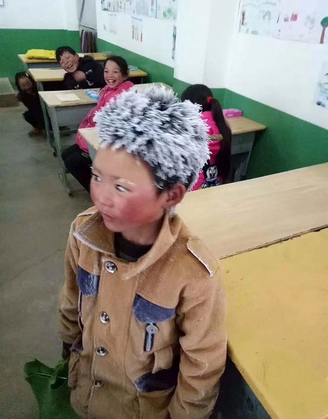 ice-boy-walk-freezing-cold-school-wang-fuman-china-1.jpg