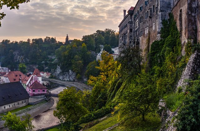 Czesky Krumlov. The wall_DSC2921_2014-10-02 17-52-10 - _DSC2926-3 images_0000-Edit-2_resize.jpg