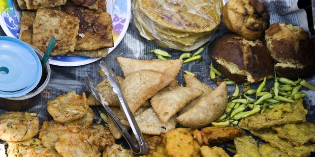 gorengan-berbahan-plastik-dan-lilin-muncul-di-aceh-barat.jpg