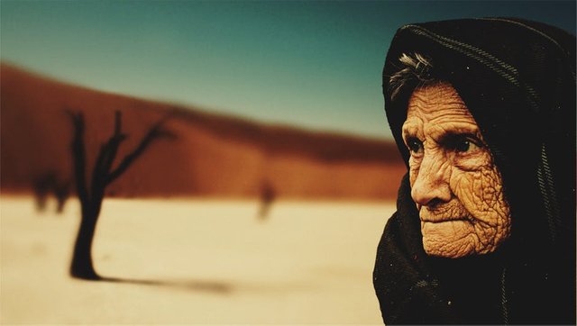 old-woman-desert-old-age-bedouin-40509.jpeg