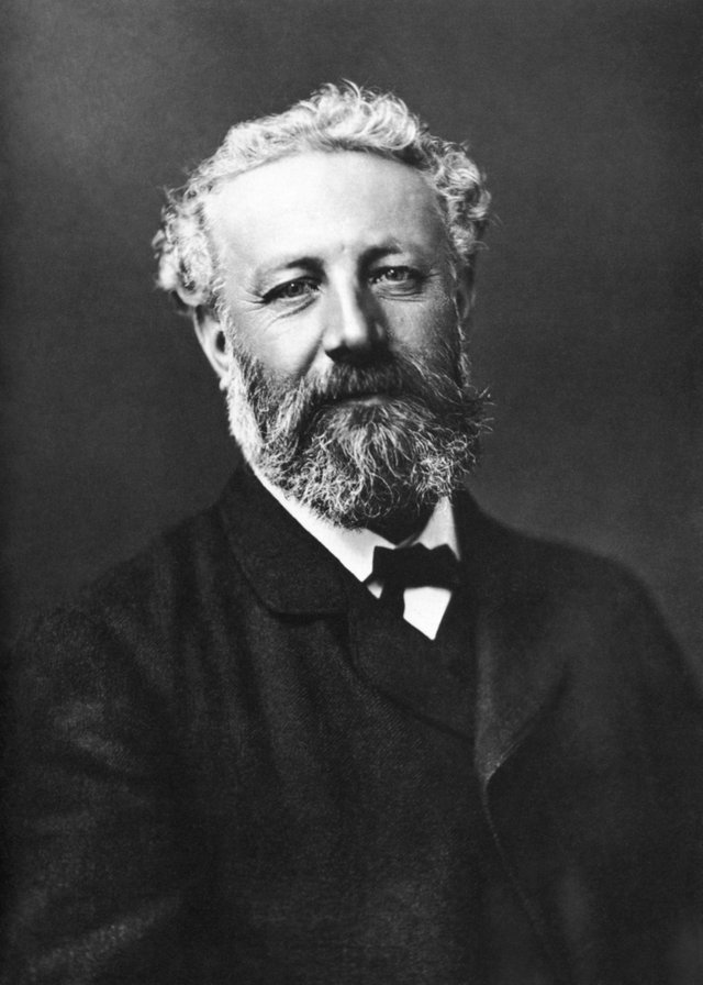 Félix_Nadar_1820-1910_portraits_Jules_Verne_(restoration).jpg