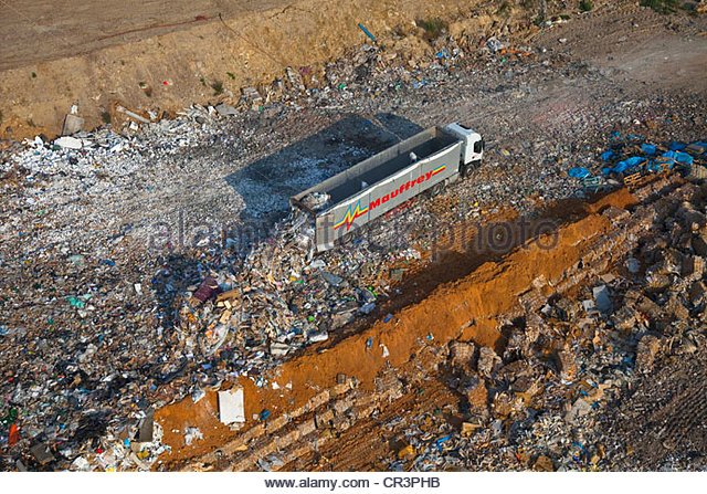 france-eure-la-chapelle-reanville-technical-burial-in-landfill-site-cr3phb.jpg