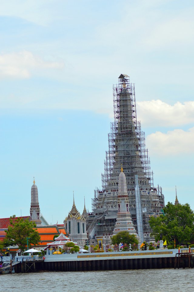 Wat-Arun-Temple-Thailand-6.JPG