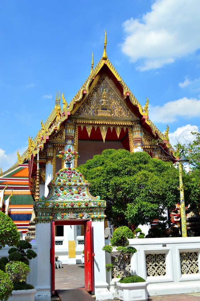 Wat-Pho-Temple-Thailand-14.JPG
