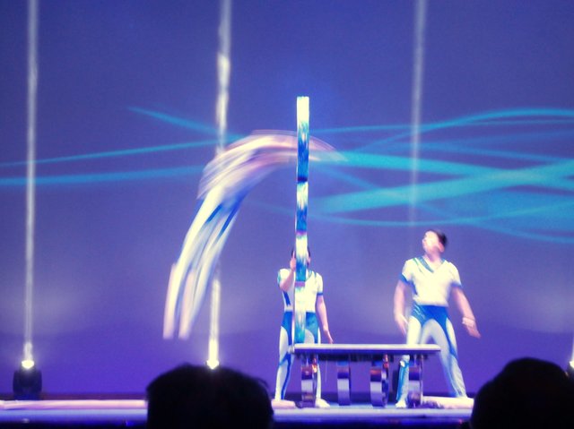 acrobats6.jpg