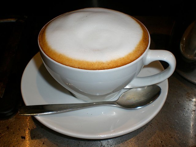 800px-Classic_Cappuccino.jpg